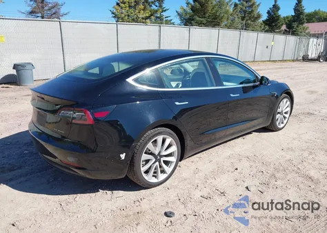 2018 Tesla Model 3 Long Range/Performance z USA, uszkodzony, nr VIN 5YJ3E1EB8JF182774